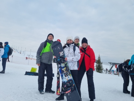 Aktywne lekcje wychowania fizycznego - ''Ósemka jeździ na nartach''